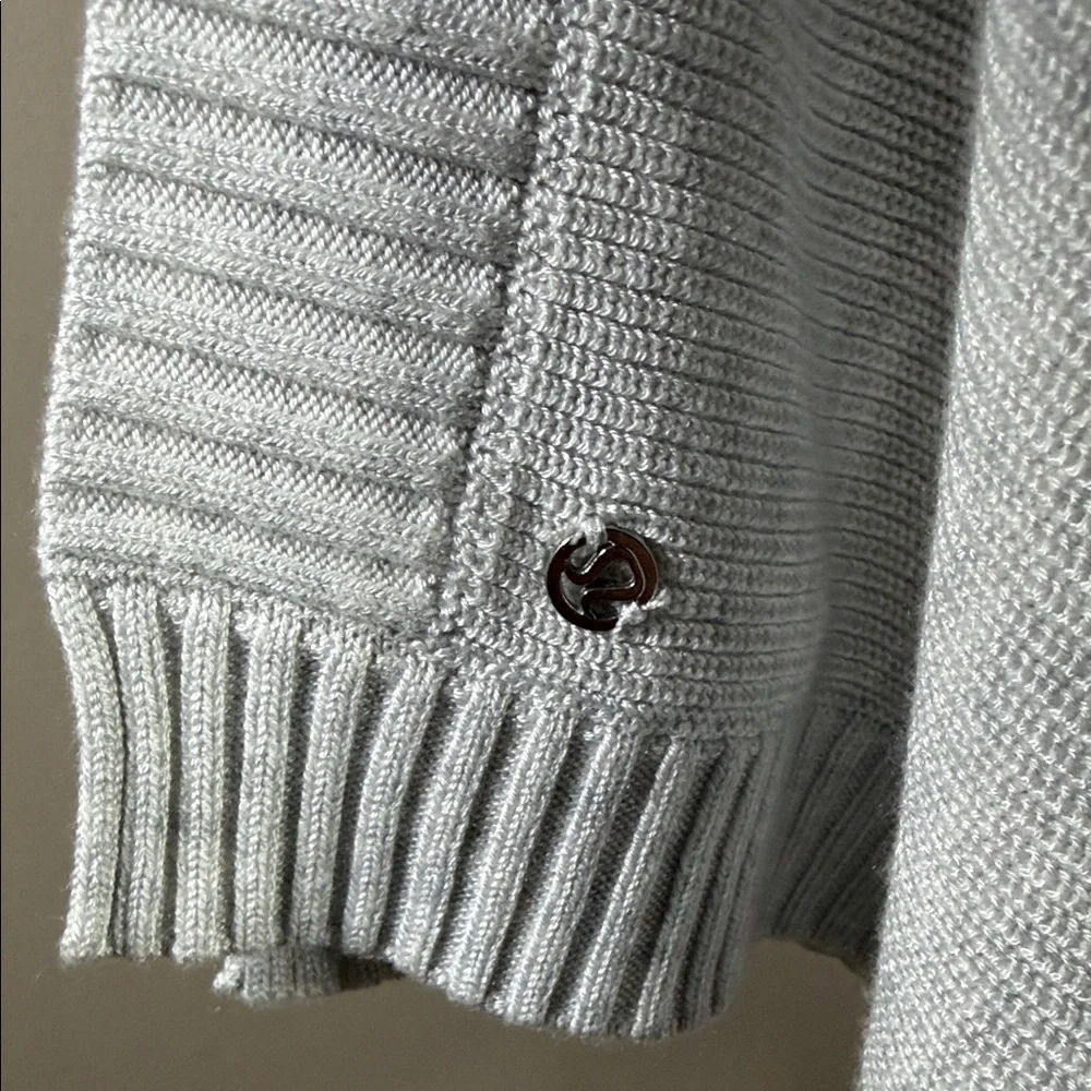 lululemon athletica chic comfortable